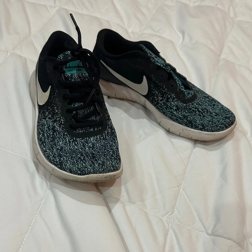 Nike Black and Green Athletic Shoes size 7